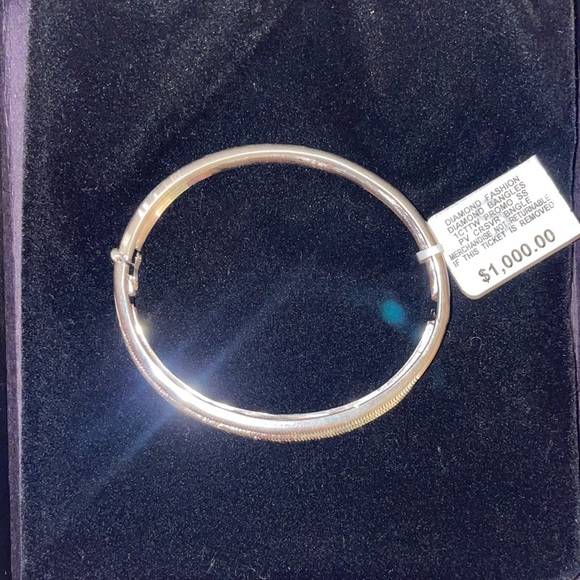 Macys Fine Jewelry Diamond Bracelet Bangle Women’s - Picture 6 of 8